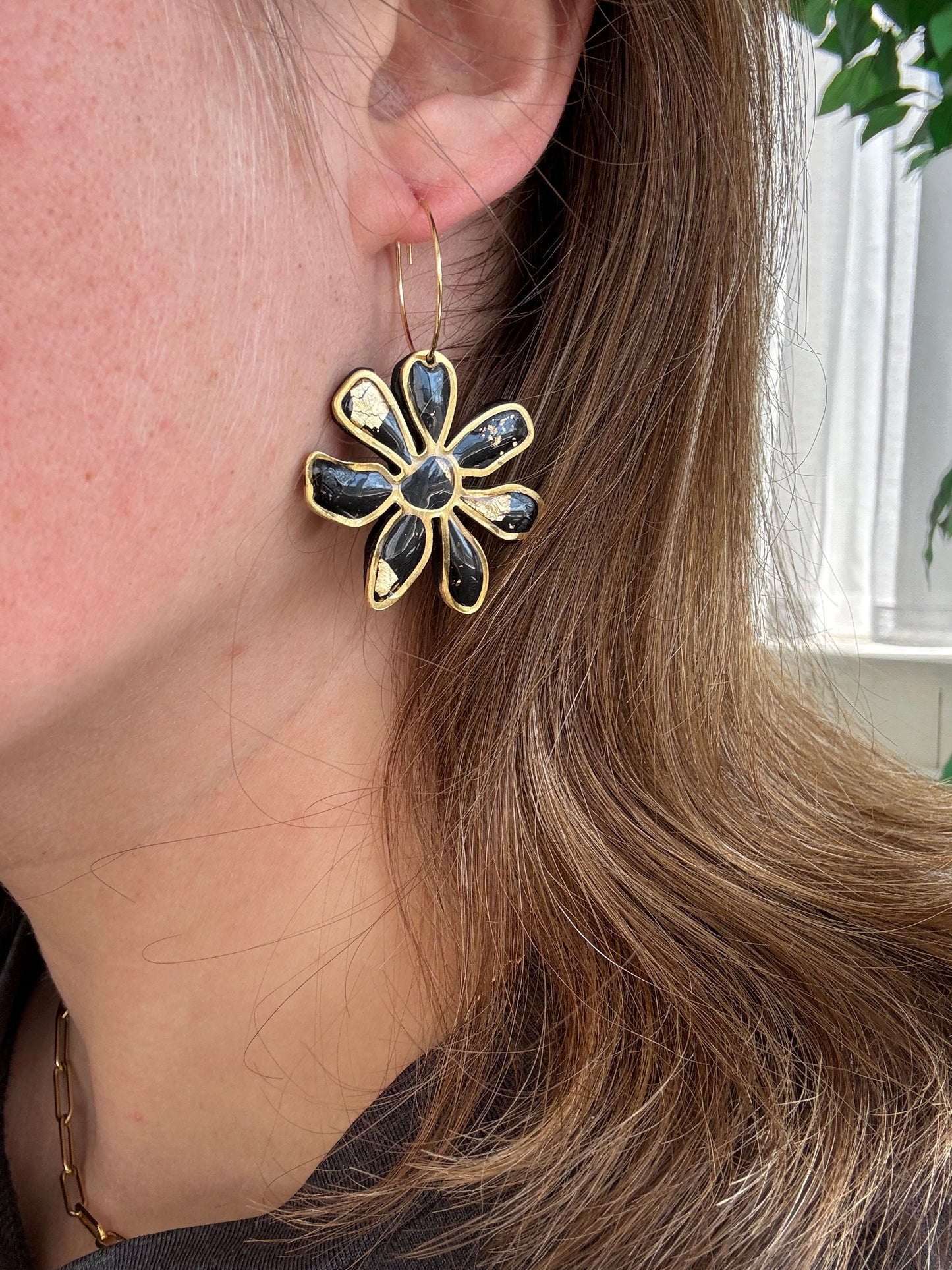 “Amber” Daisy Earrings