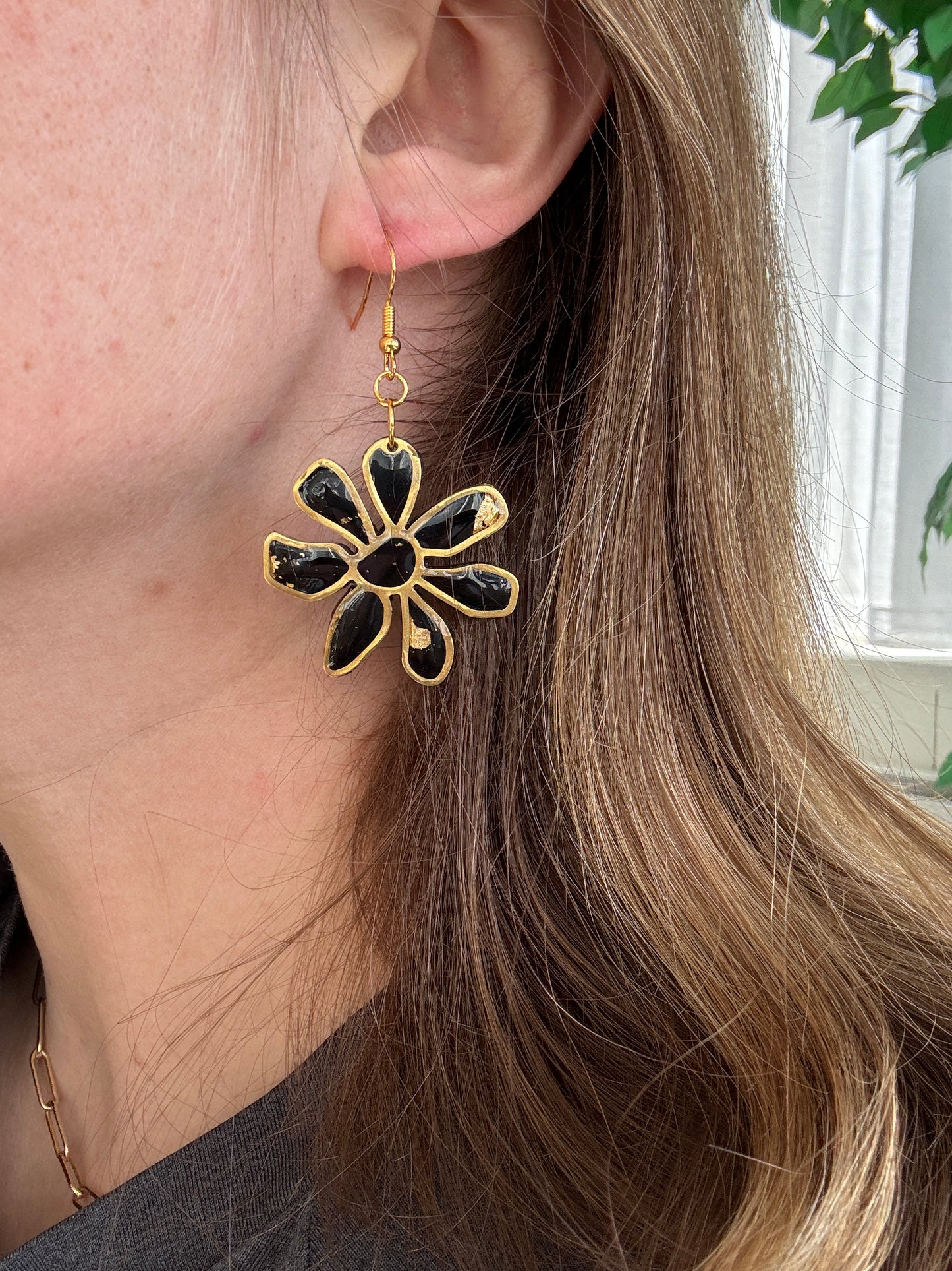 “Amber” Daisy Earrings
