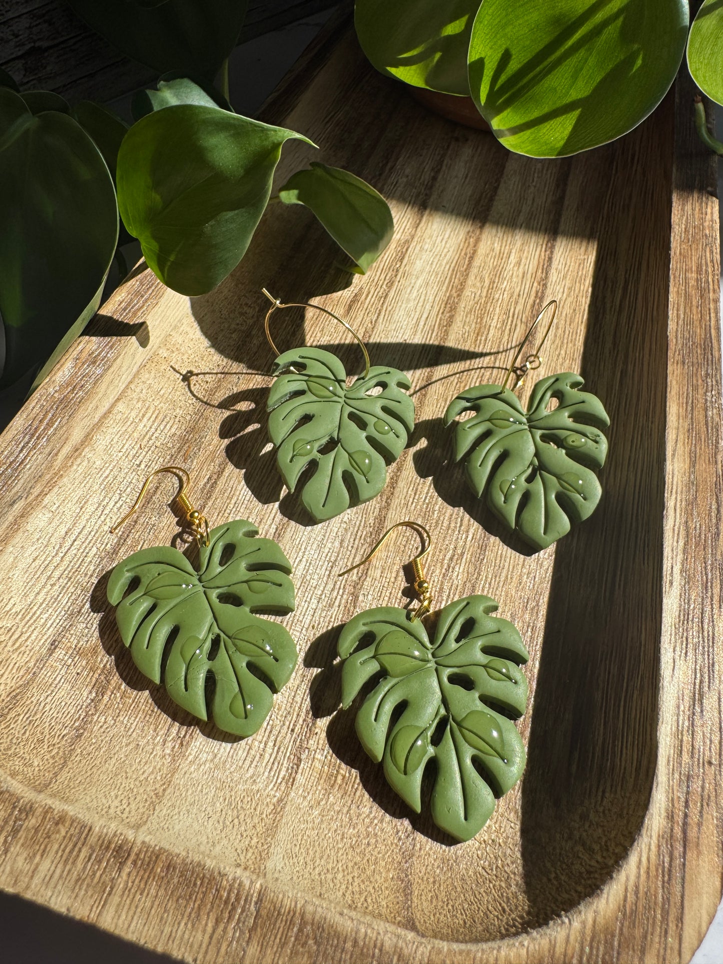 Tropical Monstera Leaf Earrings - Water Droplet Effect