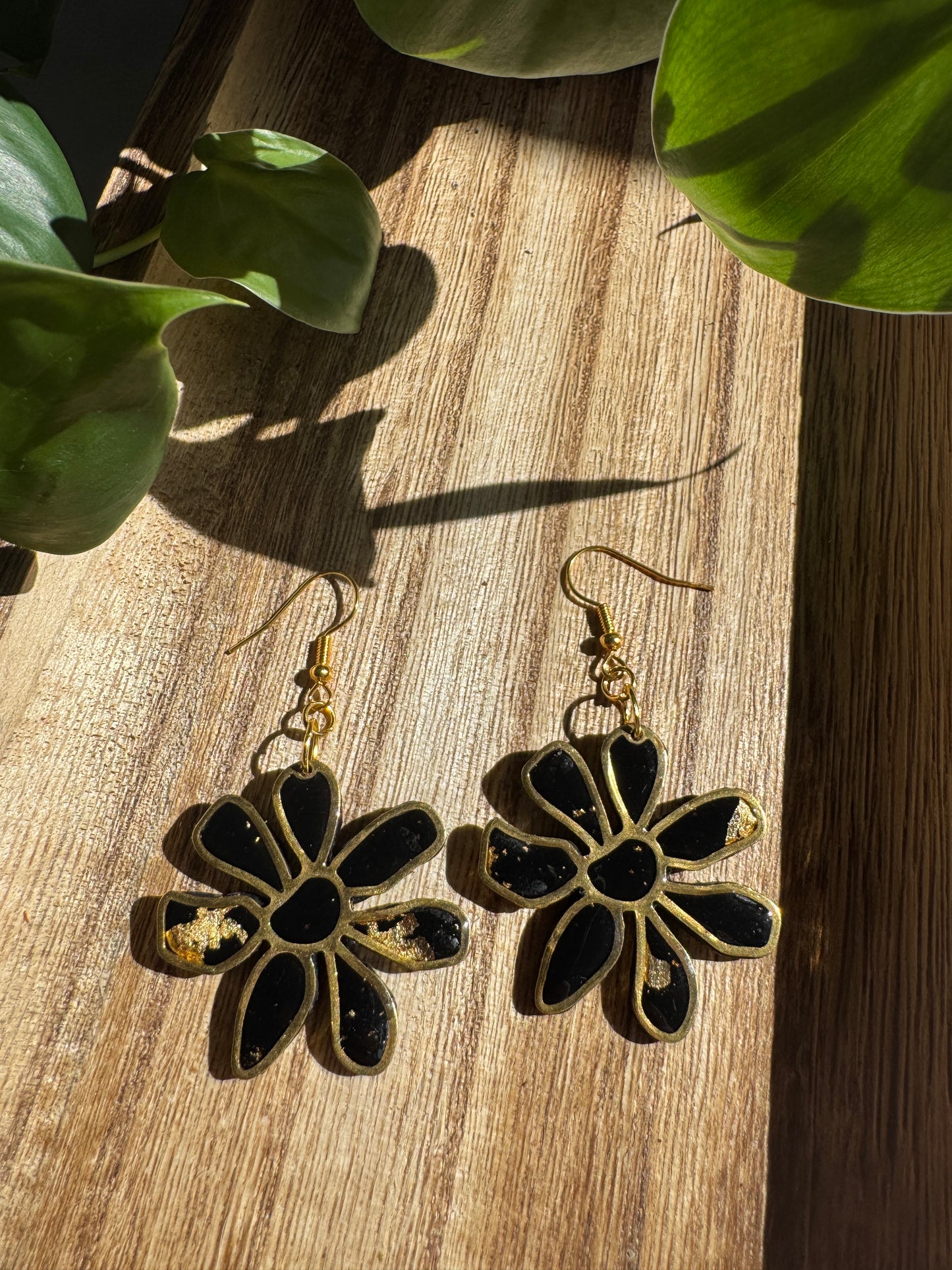 “Amber” Daisy Earrings