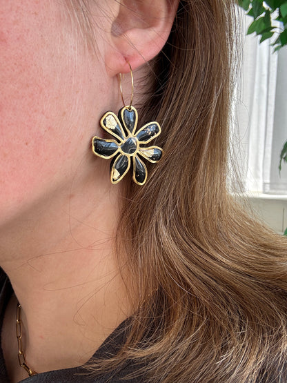 “Amber” Daisy Earrings