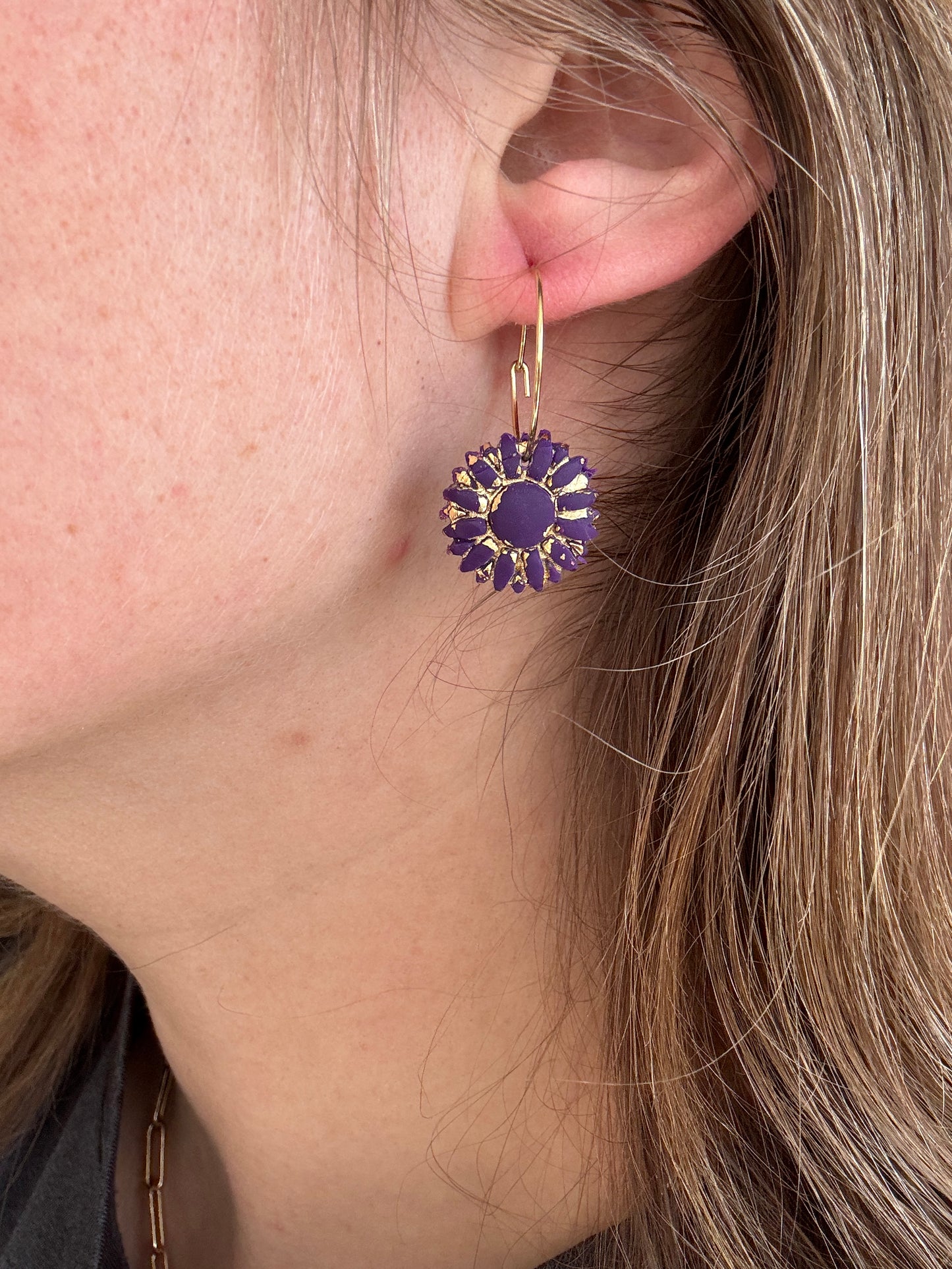 Gold-Flecked Daisy Earrings