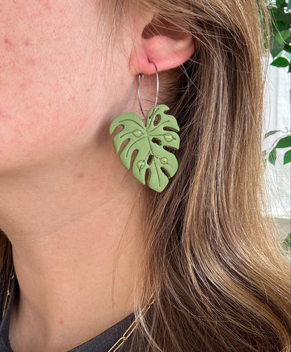 Tropical Monstera Leaf Earrings - Water Droplet Effect