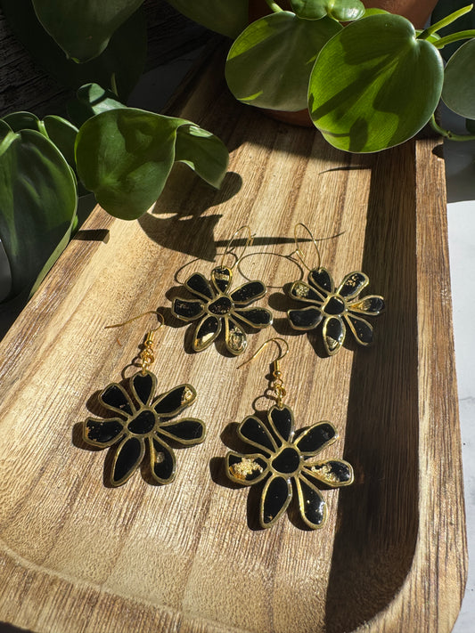 “Amber” Daisy Earrings