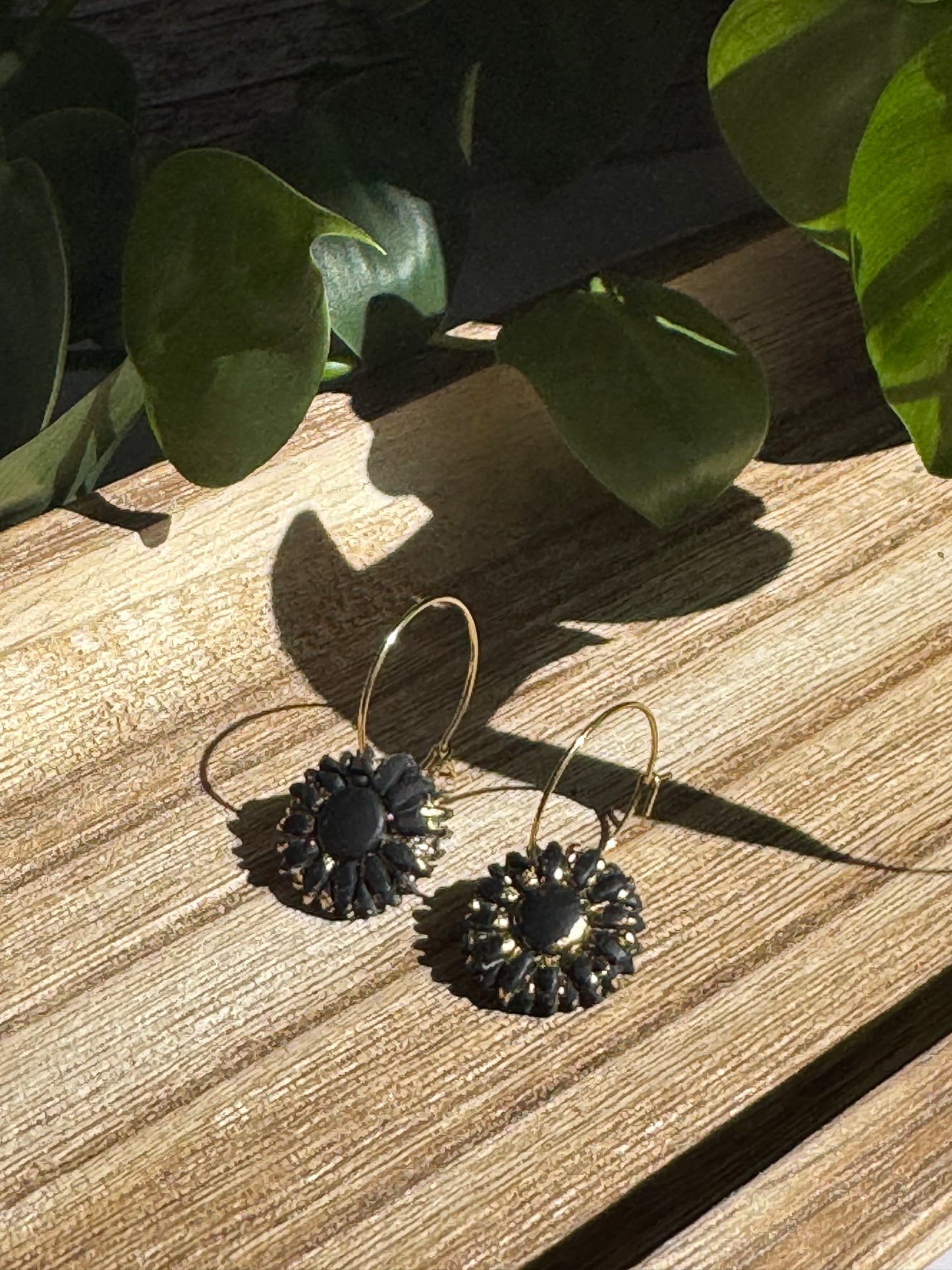 Gold-Flecked Daisy Earrings